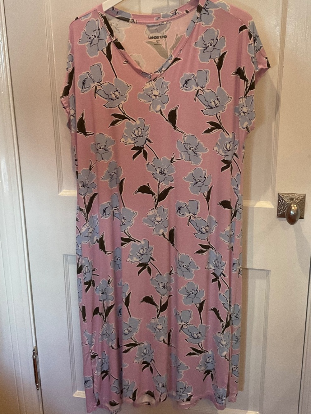 Lands End Nightgown worn and washed once, M petite
